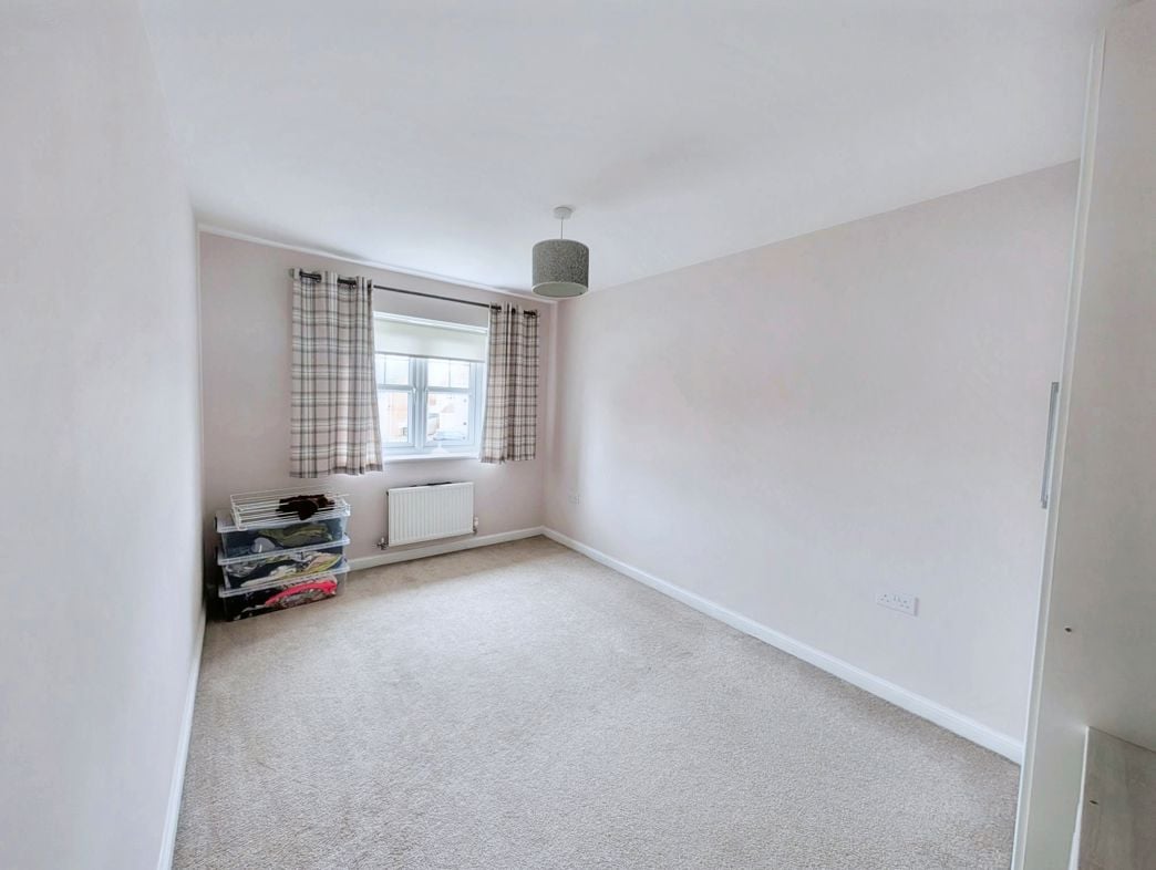 Property image 11 of 18