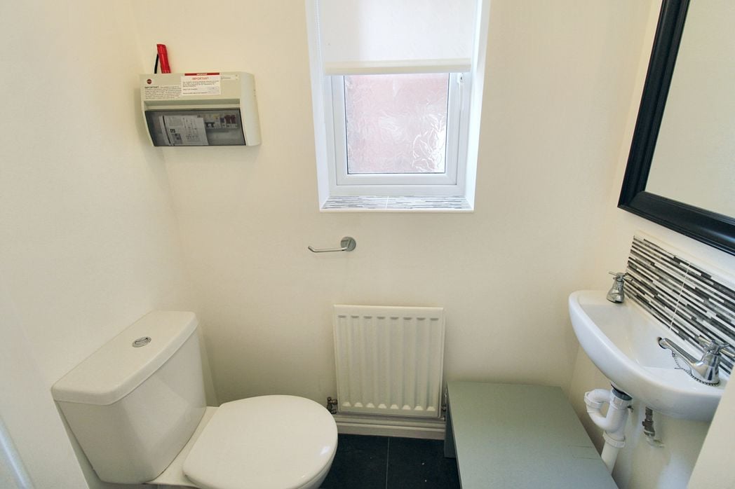 Property image 4 of 8