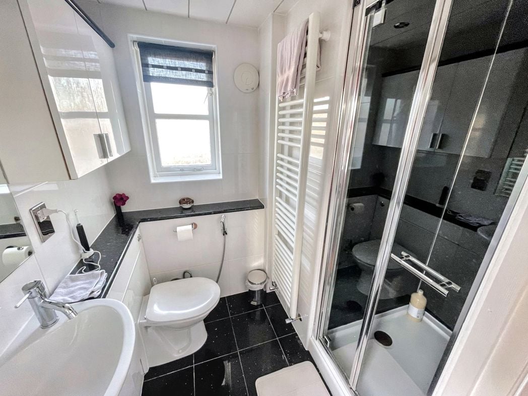 Property image 12 of 21