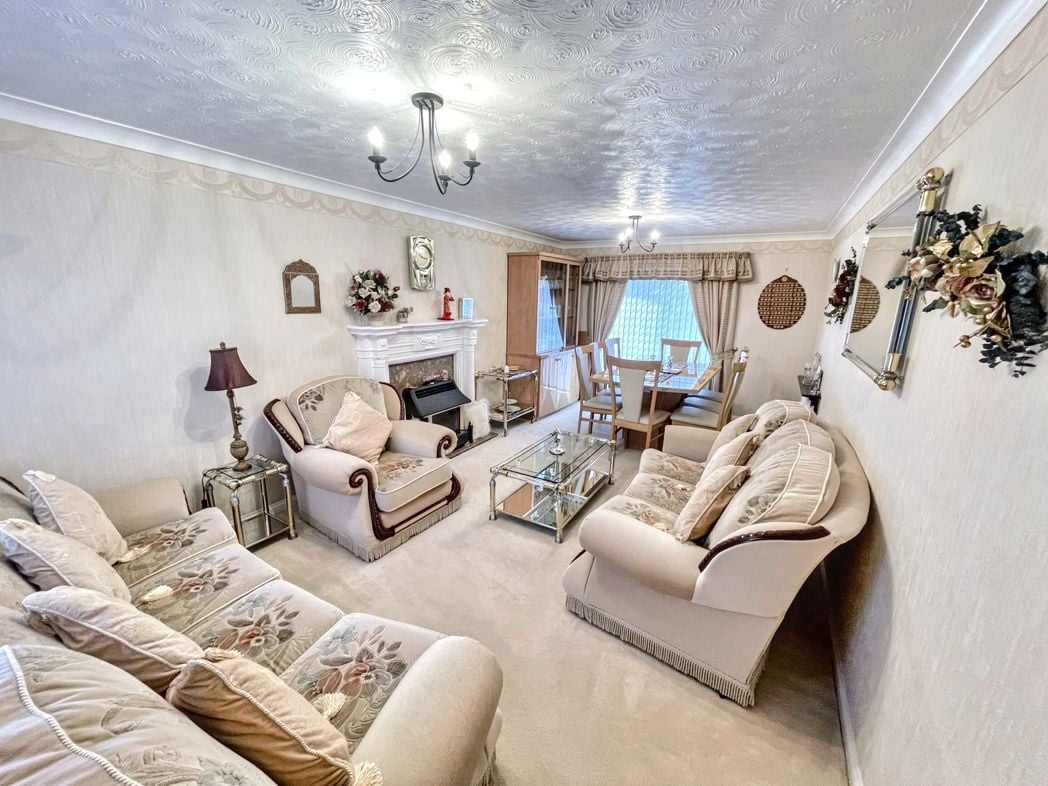 Property image 2 of 21