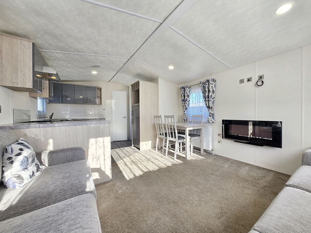 Property image 4 of 21
