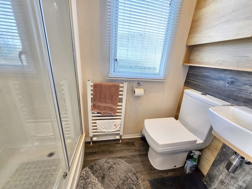 Property image 10 of 21