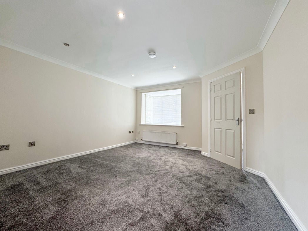 Property image 5 of 12