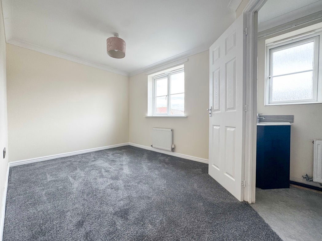 Property image 6 of 12