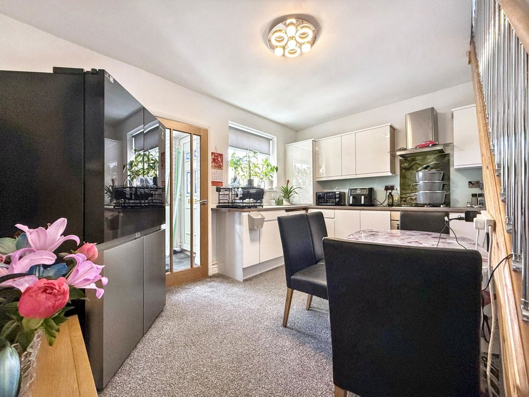 Property image 6 of 20