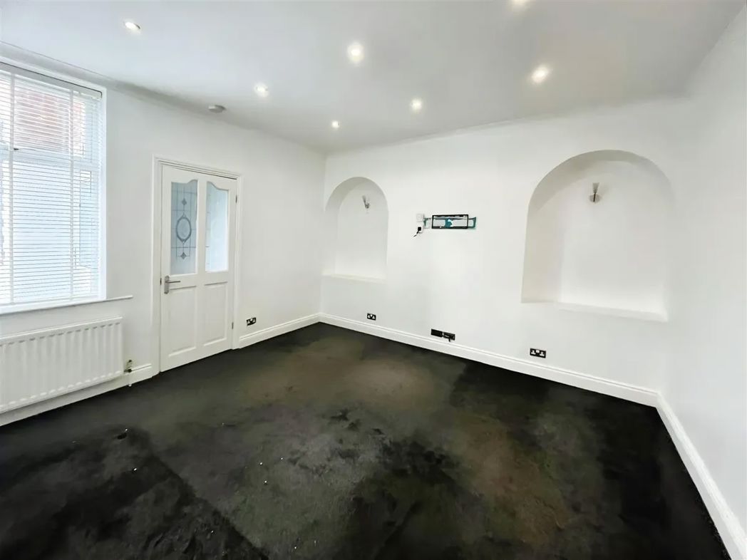 Property image 4 of 9