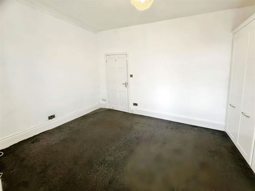 Property image 7 of 9