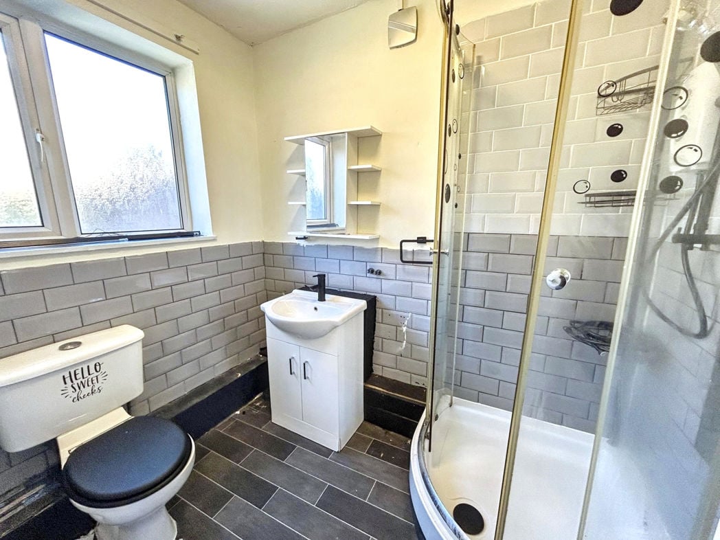 Property image 6 of 8