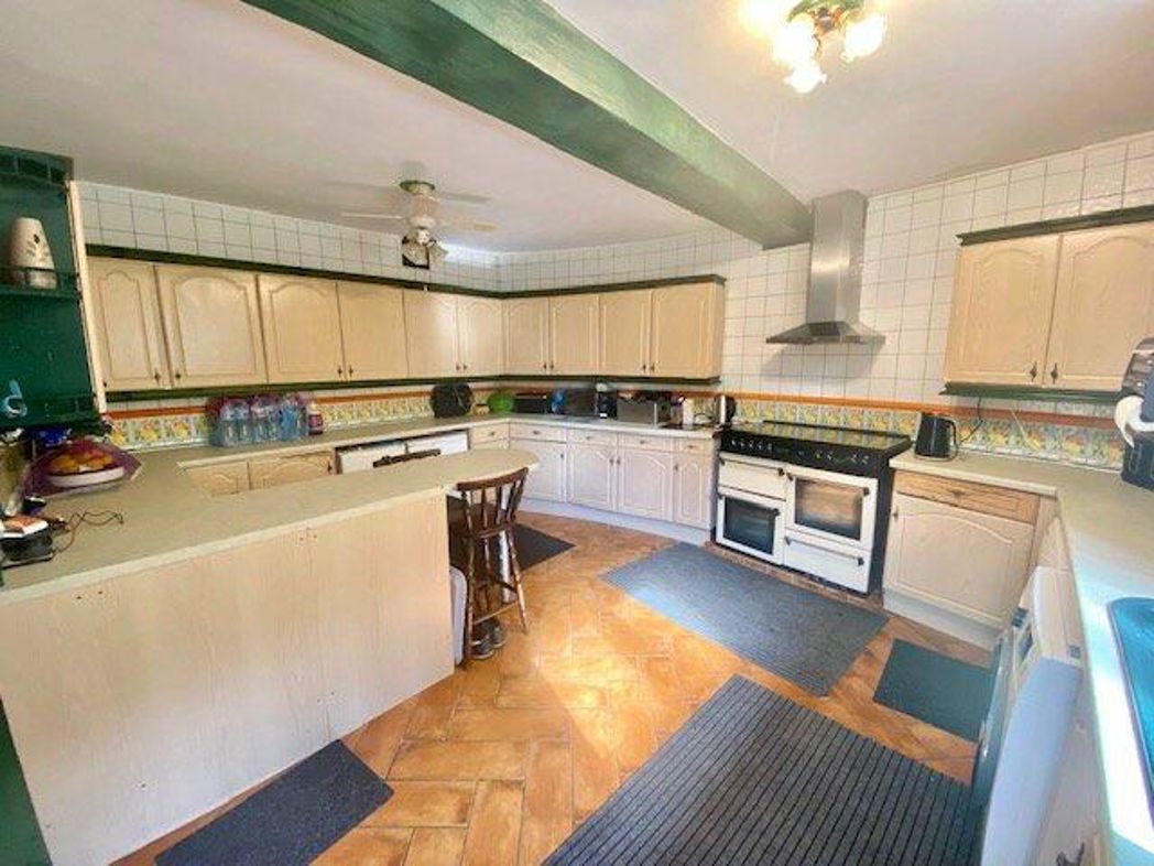 Property image 3 of 23