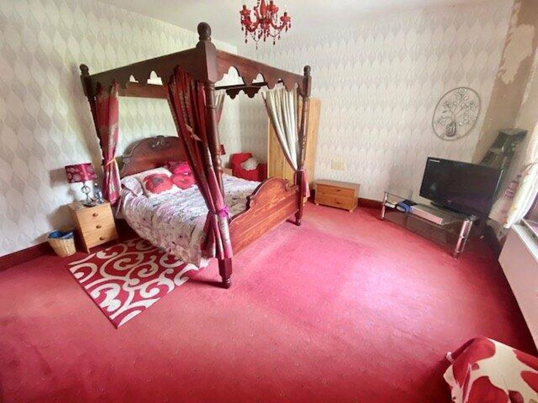 Property image 12 of 23