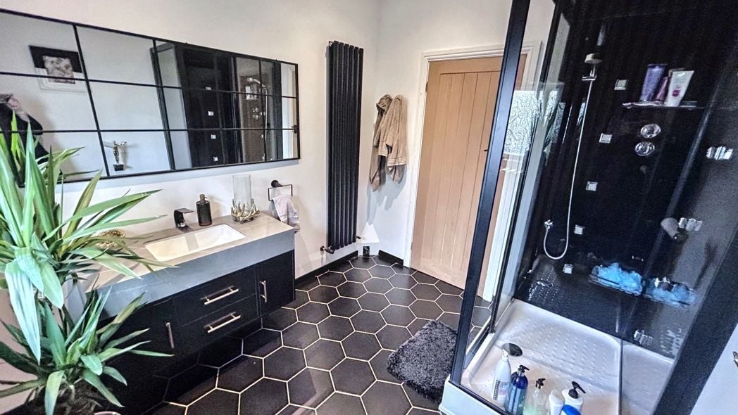 Property image 20 of 34