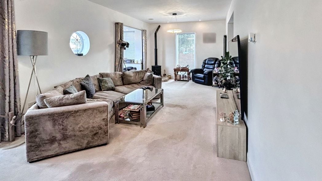 Property image 3 of 34