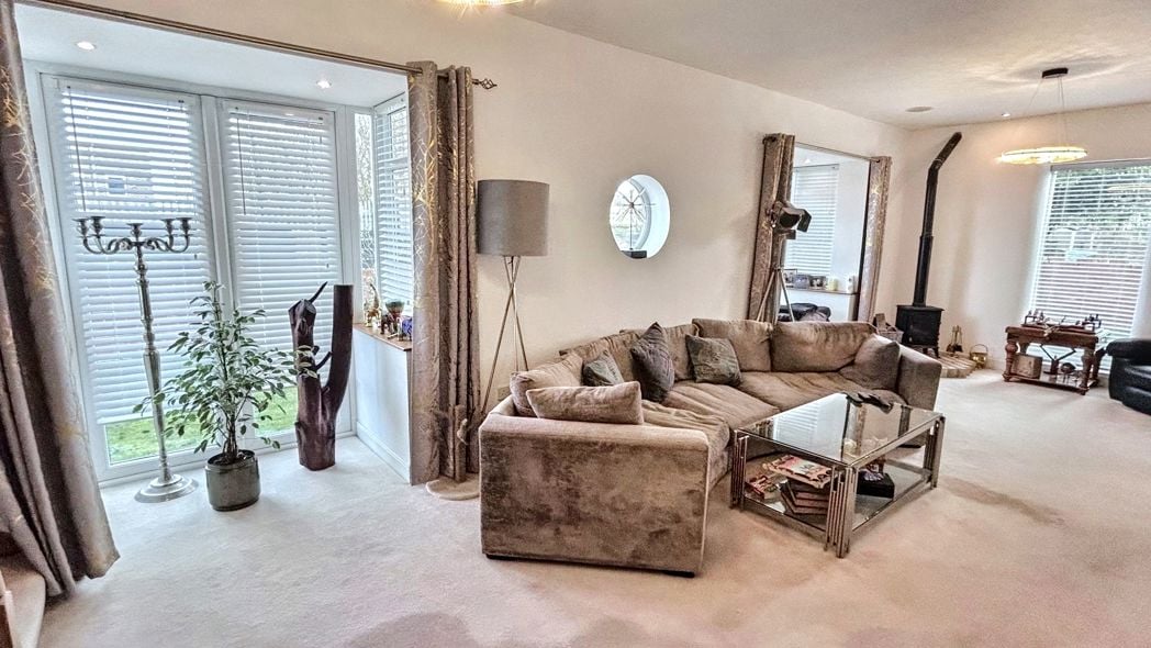 Property image 11 of 34
