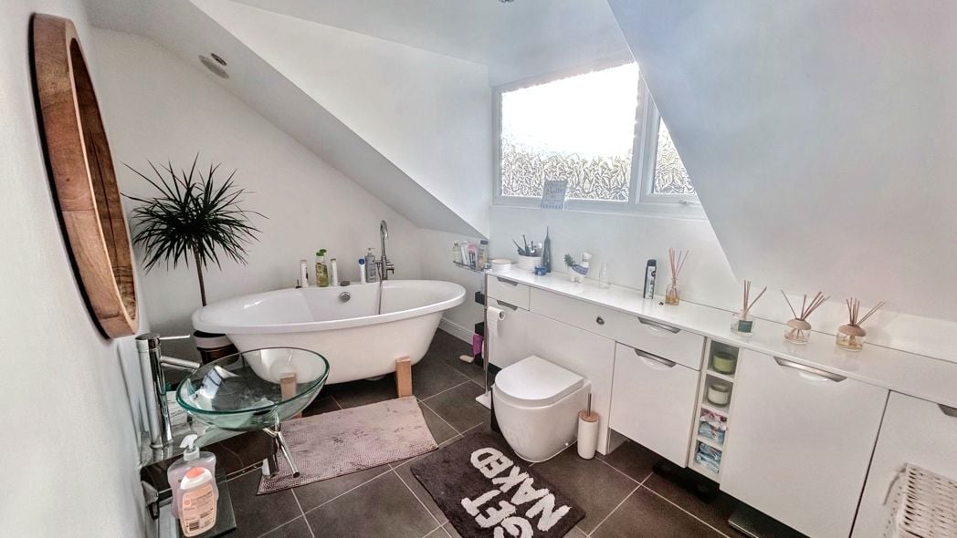 Property image 29 of 34