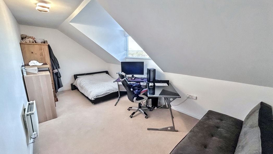 Property image 25 of 34