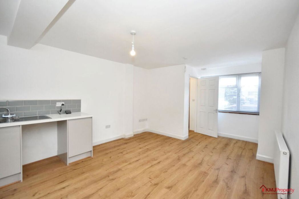 Property image 3 of 8
