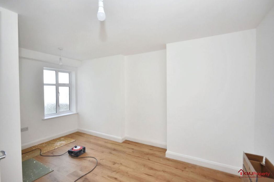 Property image 4 of 8