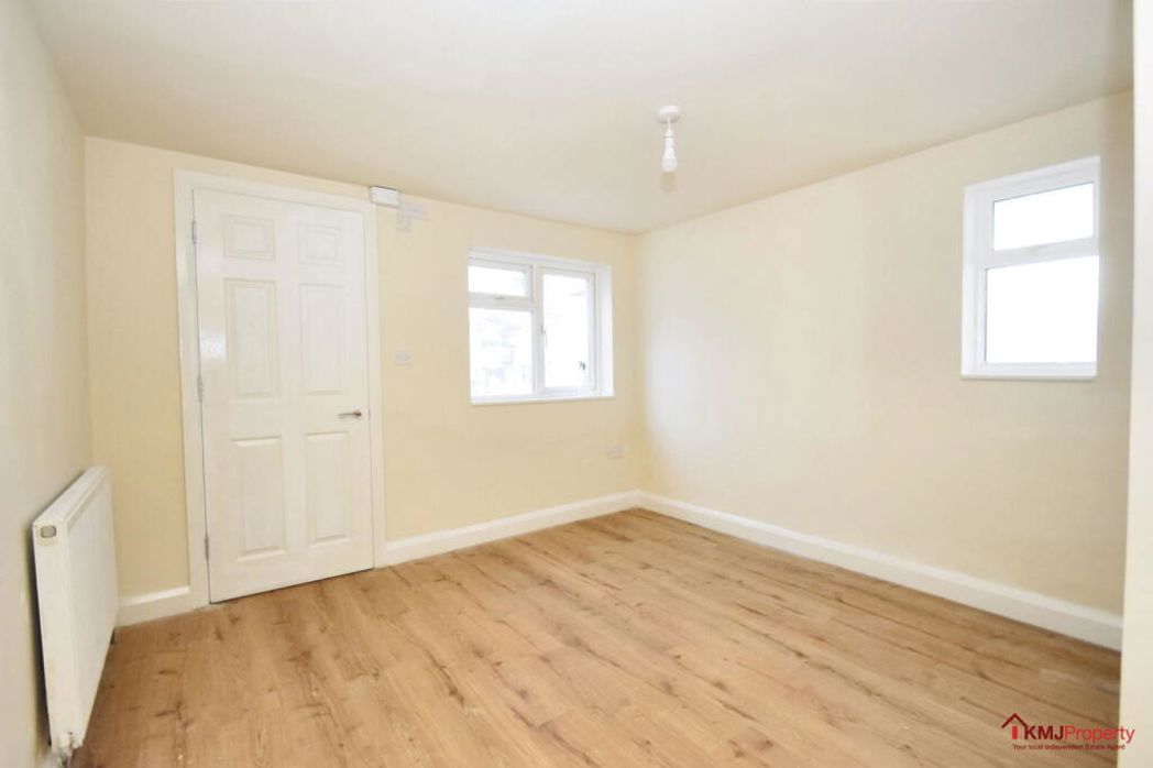 Property image 7 of 8