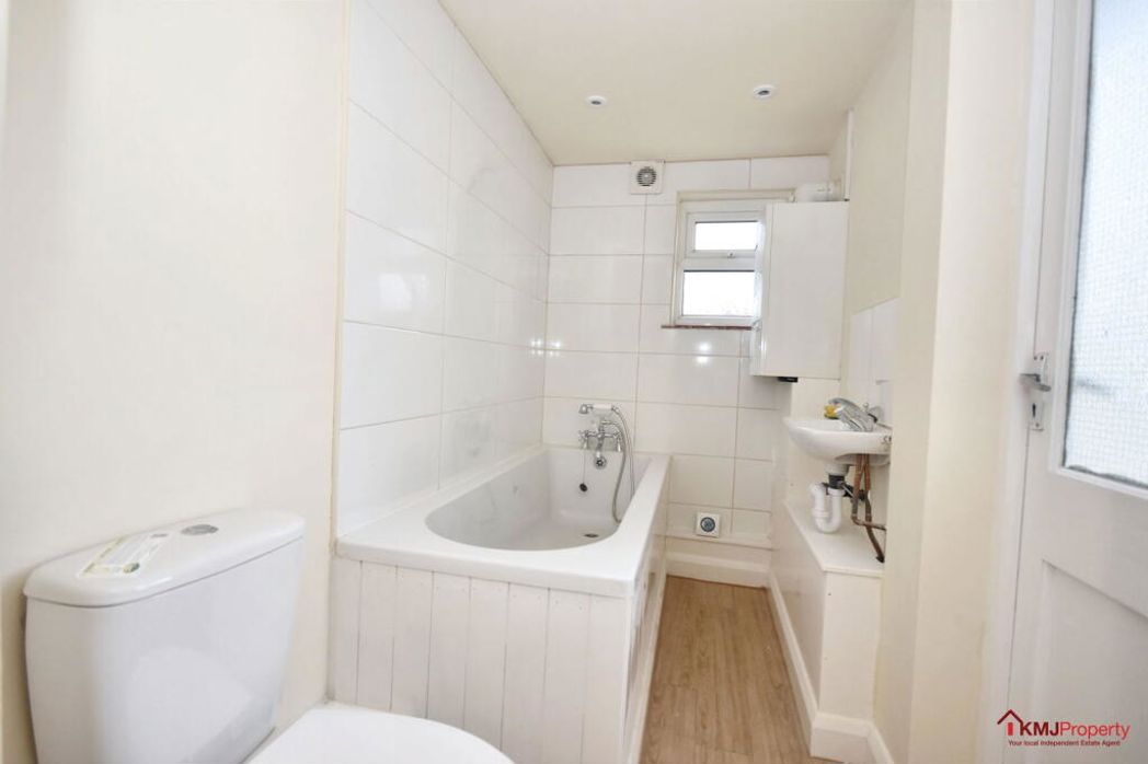 Property image 5 of 8