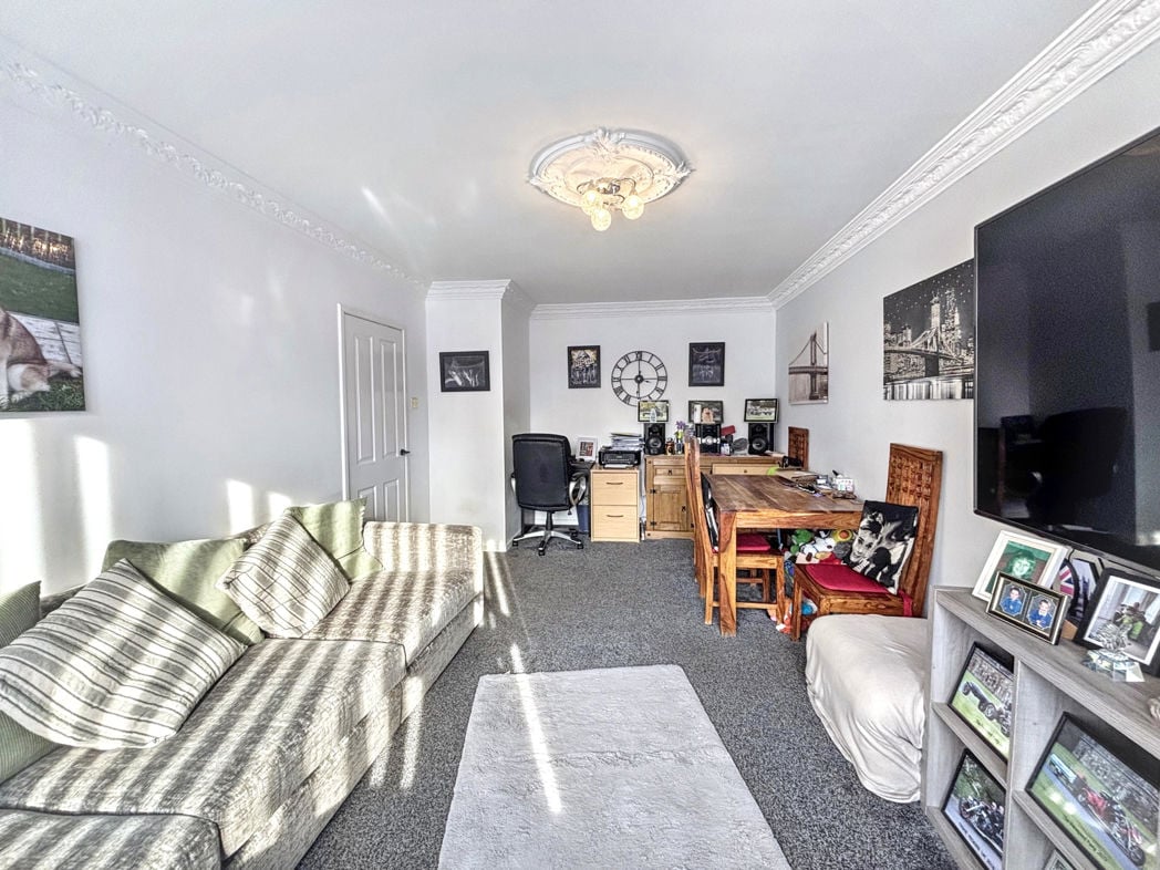 Property image 3 of 15