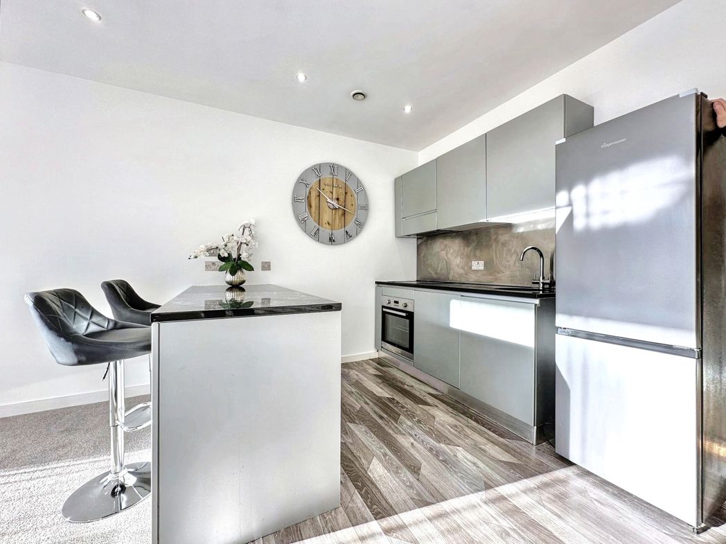 Property image 4 of 11