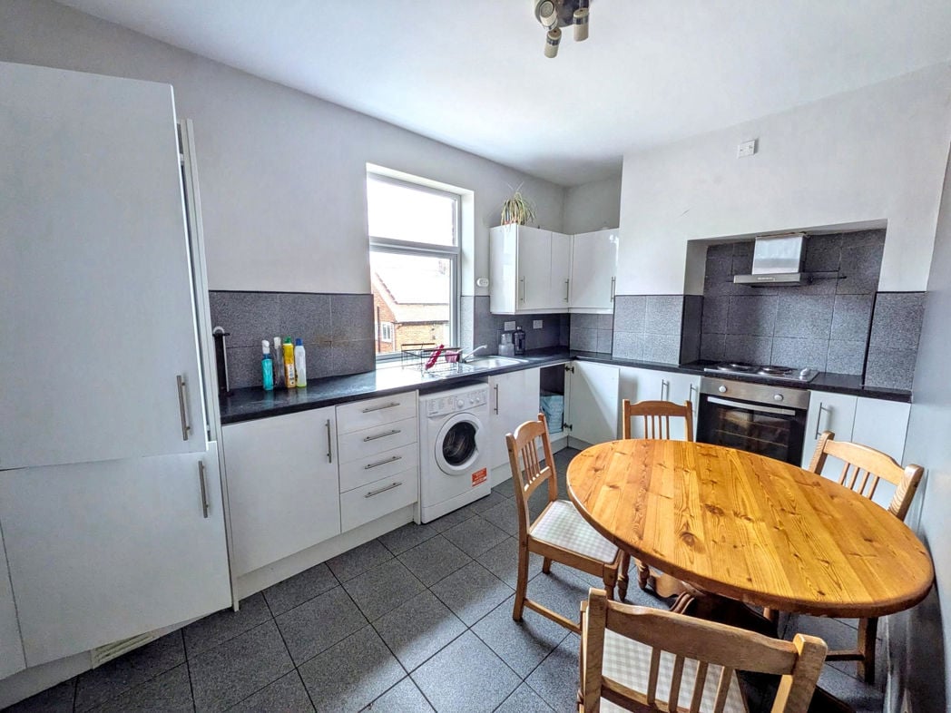 Property image 2 of 8