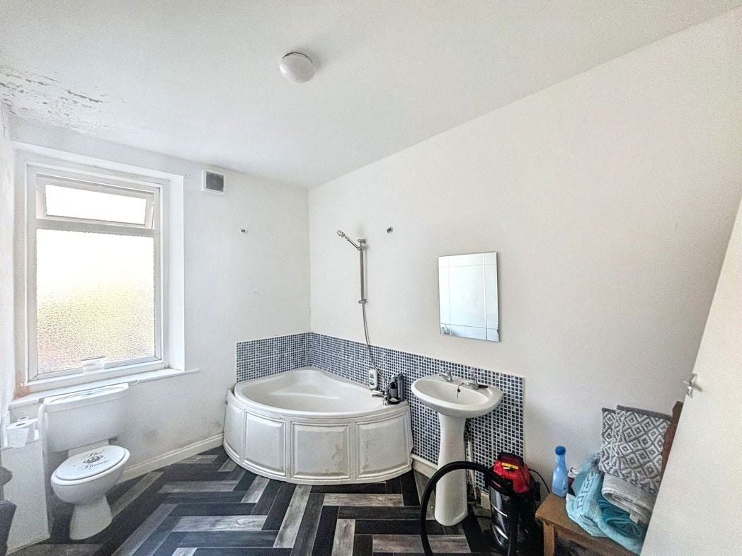 Property image 5 of 7