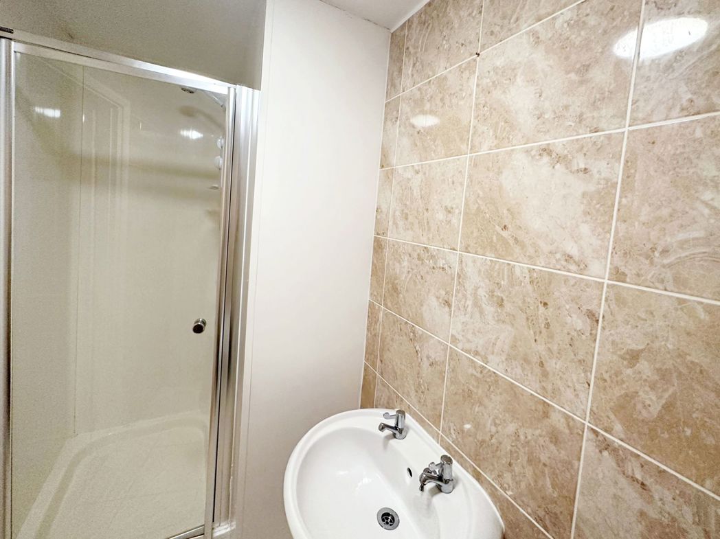 Property image 6 of 6