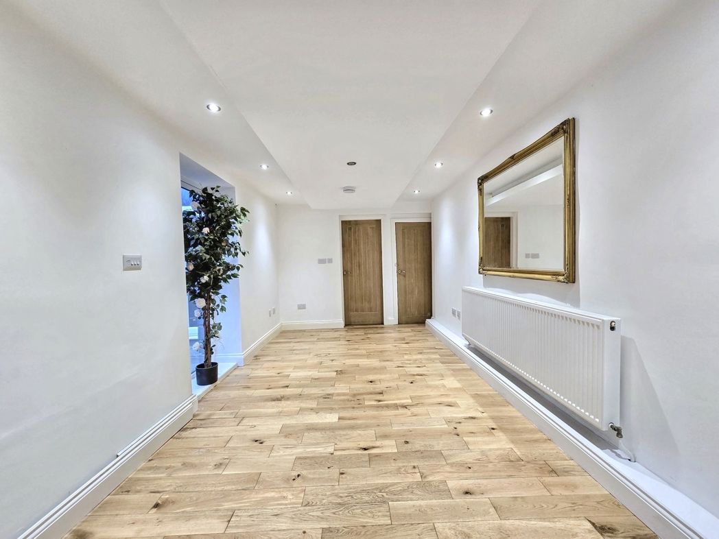 Property image 8 of 39