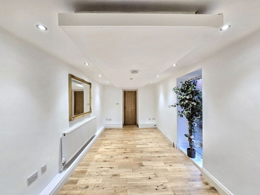 Property image 9 of 39