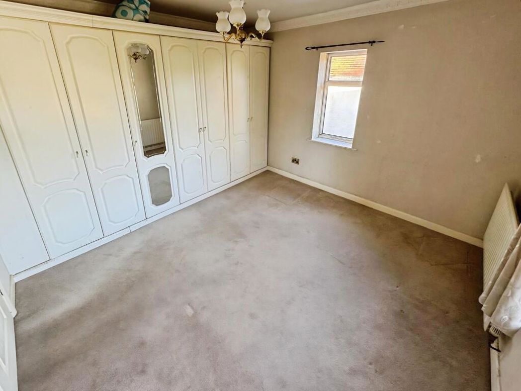 Property image 9 of 19