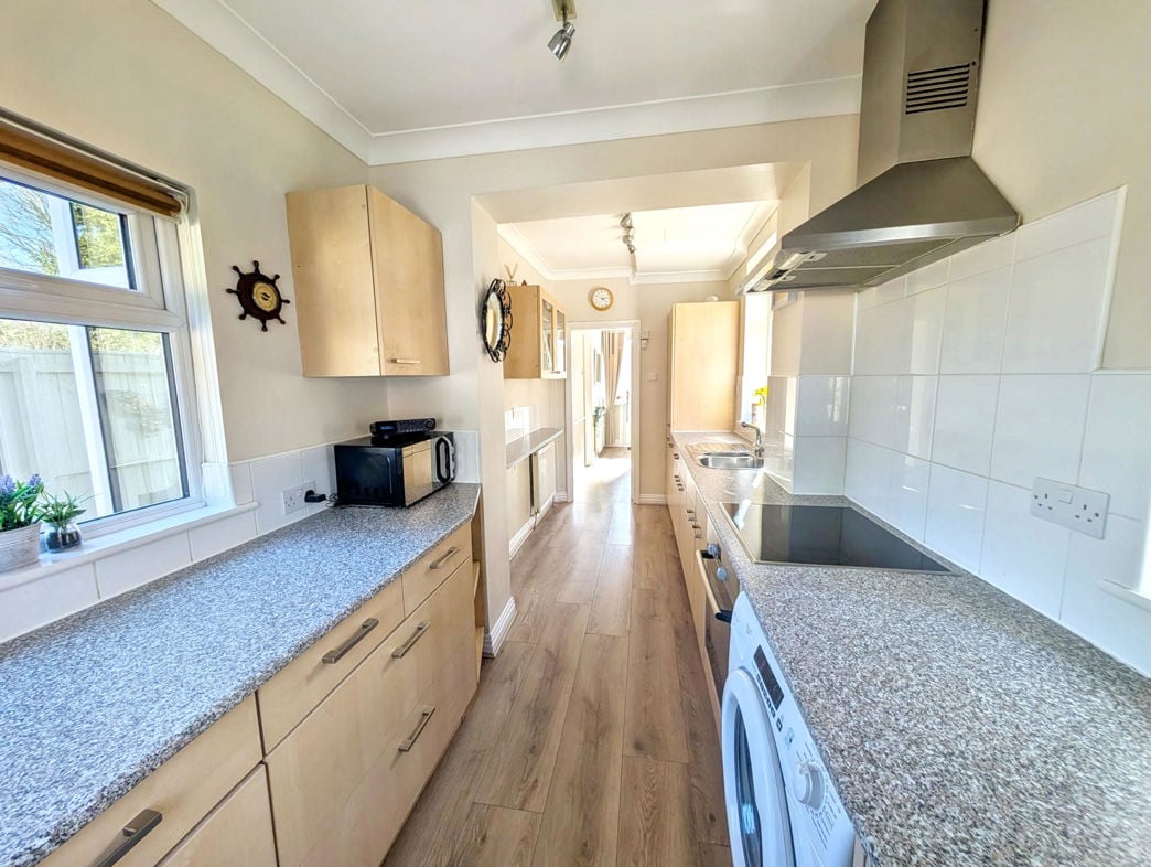 Property image 8 of 21