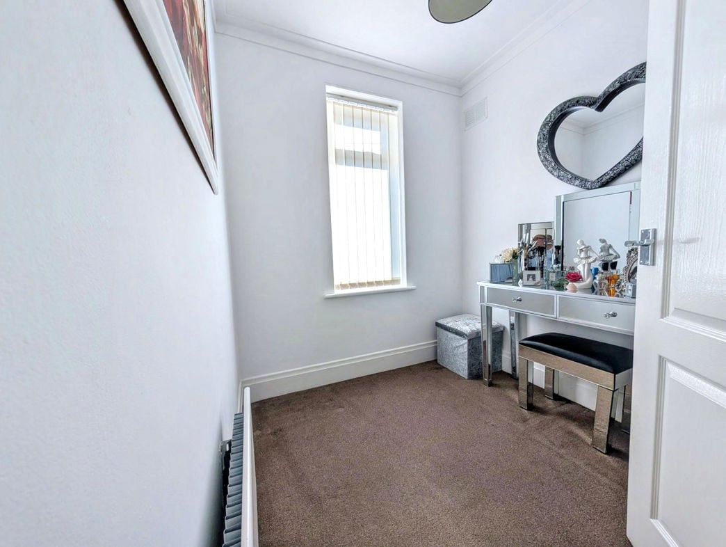 Property image 16 of 21