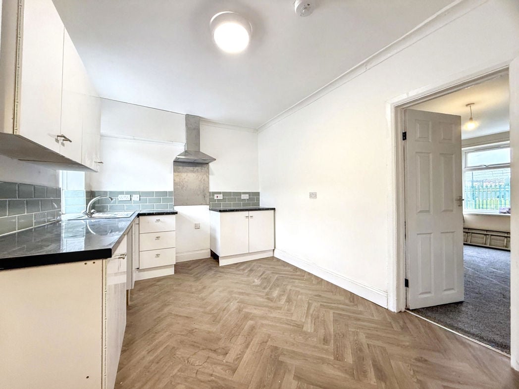 Property image 6 of 16