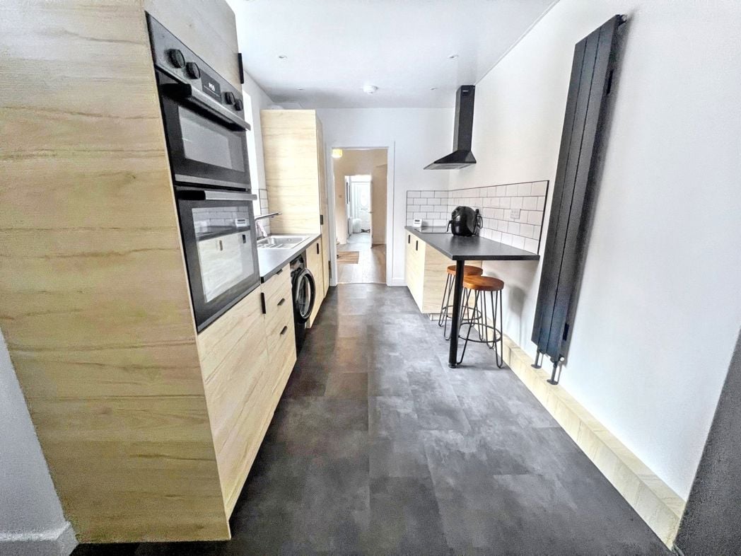 Property image 5 of 11