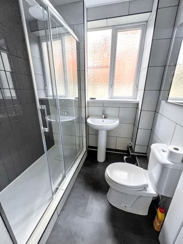 Property image 6 of 11