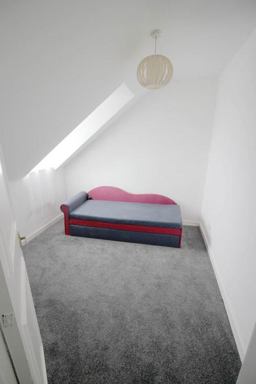 Property image 6 of 7