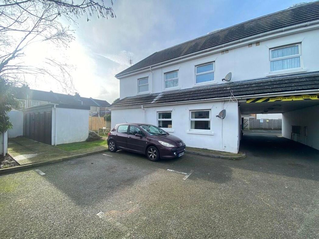Property image 9 of 11