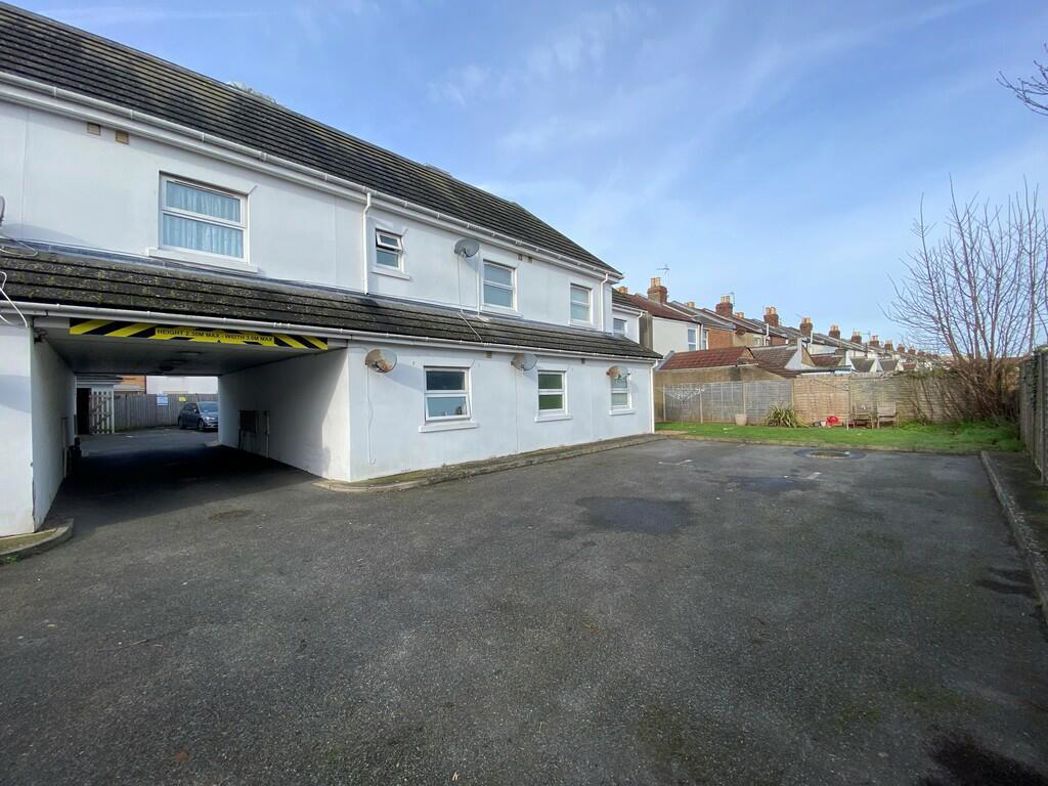 Property image 10 of 11