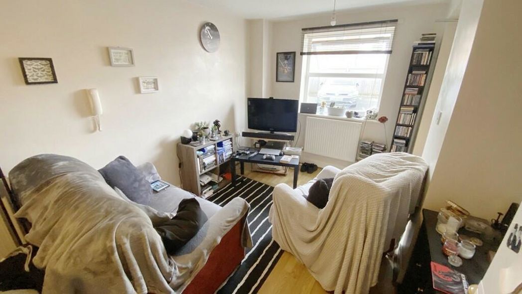 Property image 2 of 13