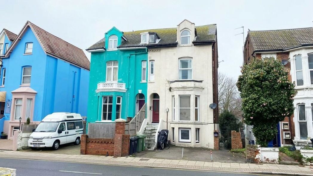 Property image 1 of 8