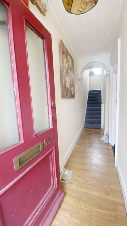 Property image 4 of 8