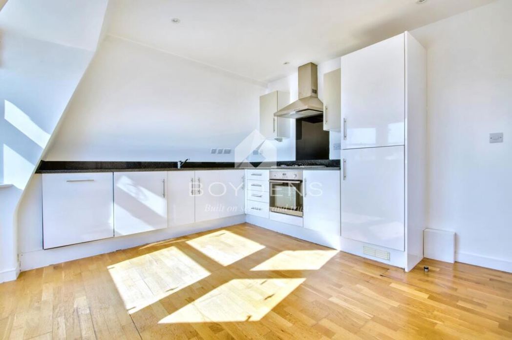 Property image 3 of 9