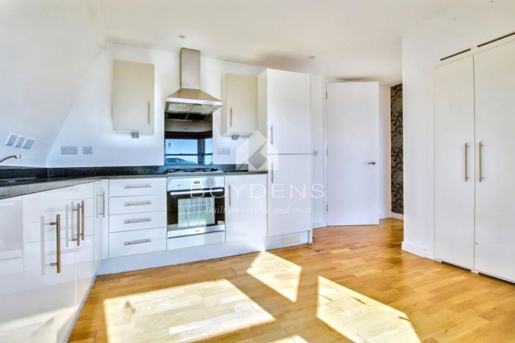Property image 4 of 9