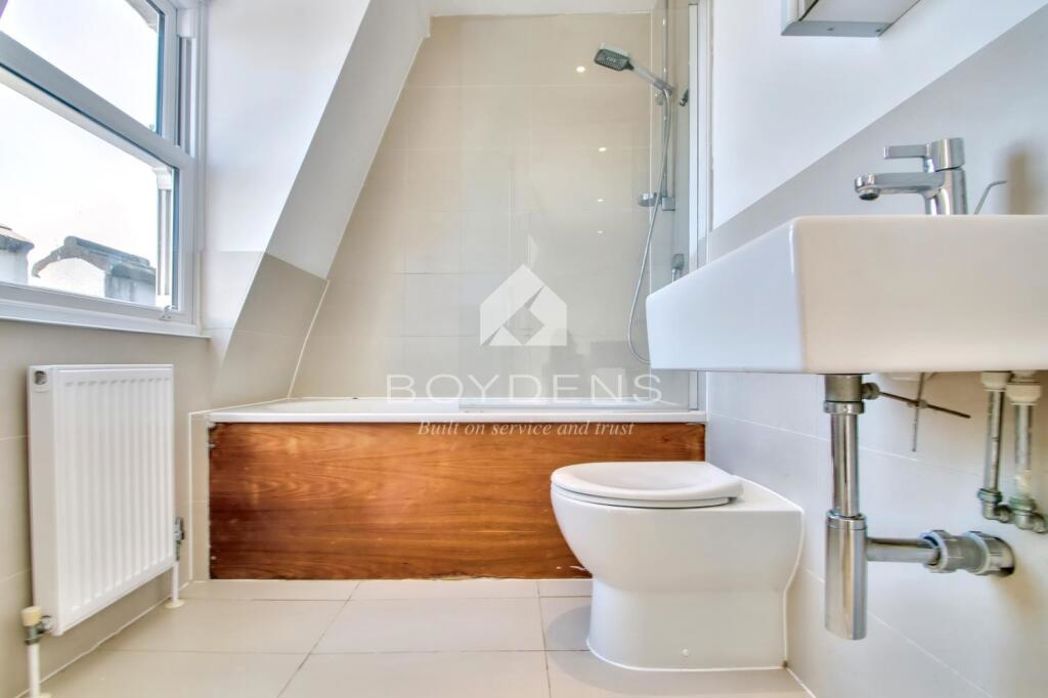 Property image 6 of 9