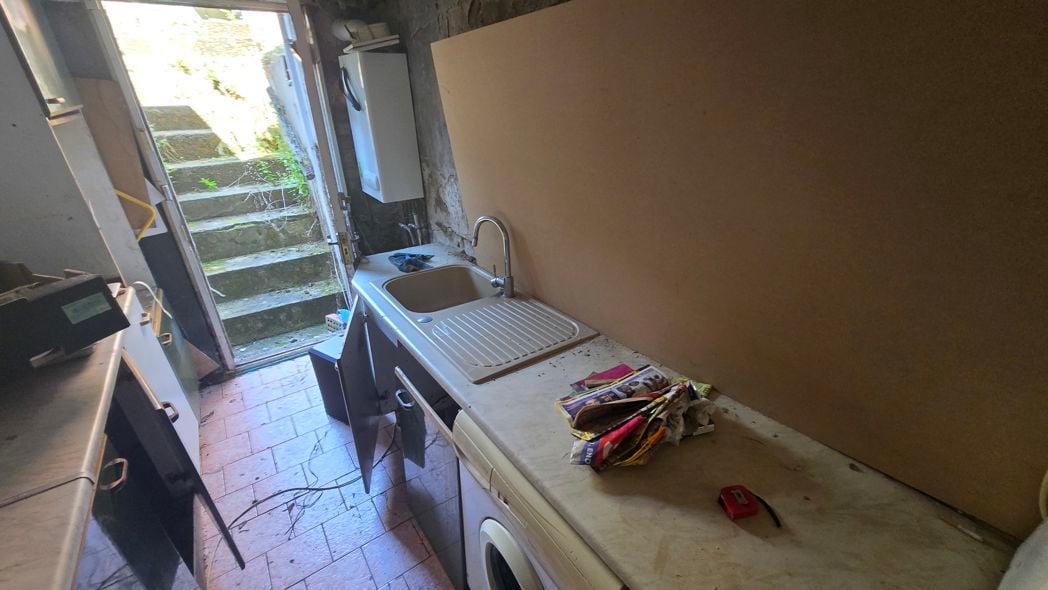 Property image 5 of 11