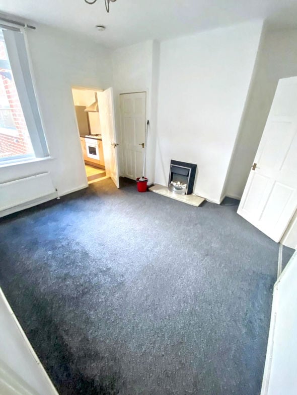 Property image 2 of 9