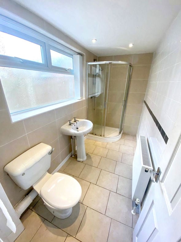 Property image 5 of 9