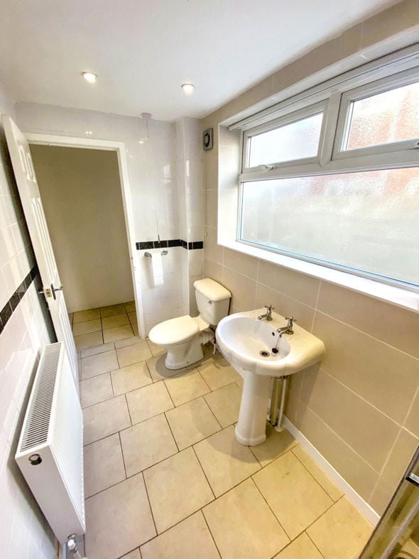 Property image 6 of 9