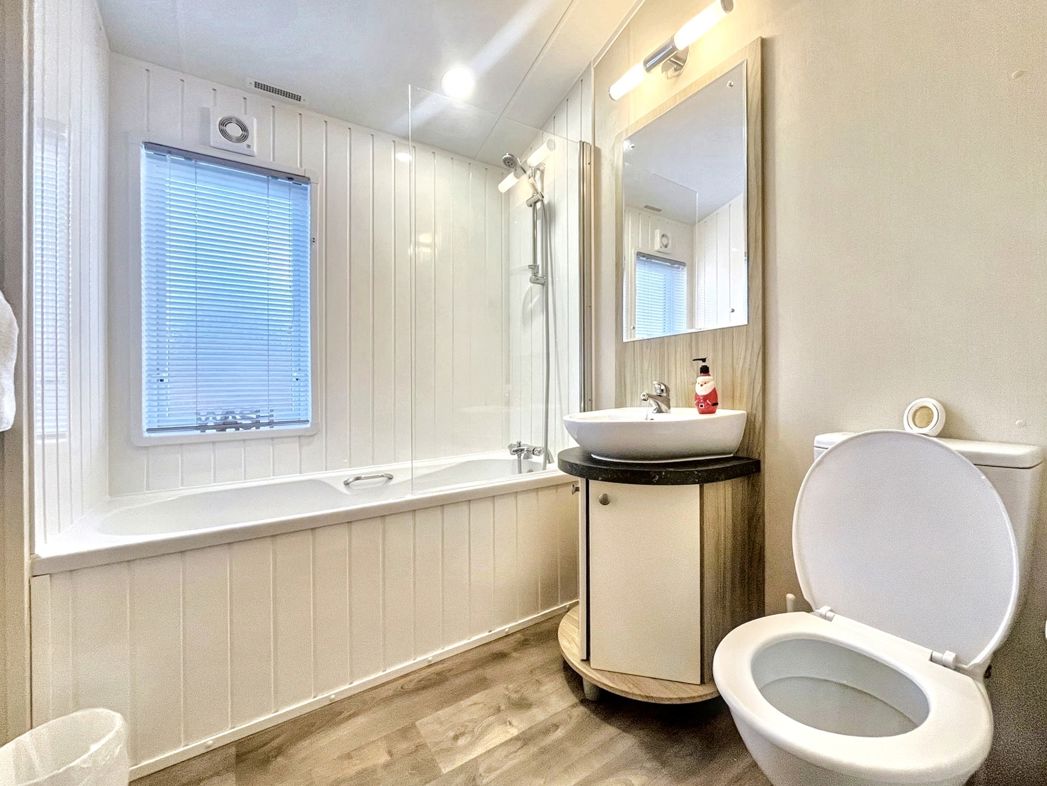 Property image 10 of 13